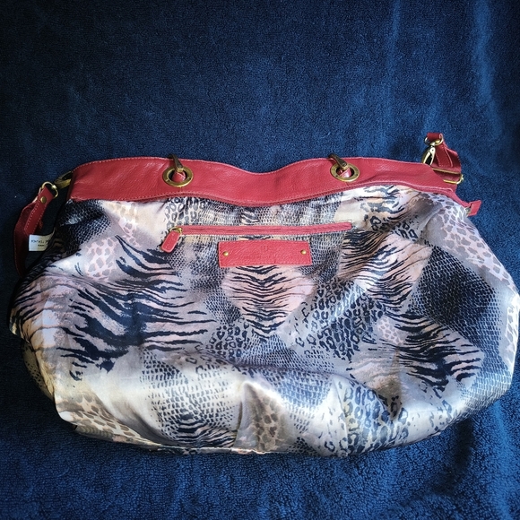 Fenn Wright Manson Red Pebbled Leather Bag. - Picture 10 of 16